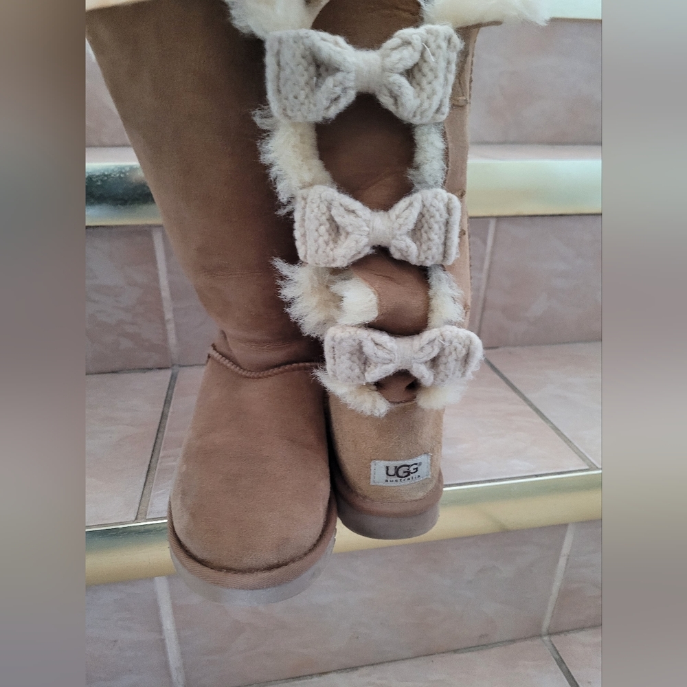 UGG Bailey Bow 7